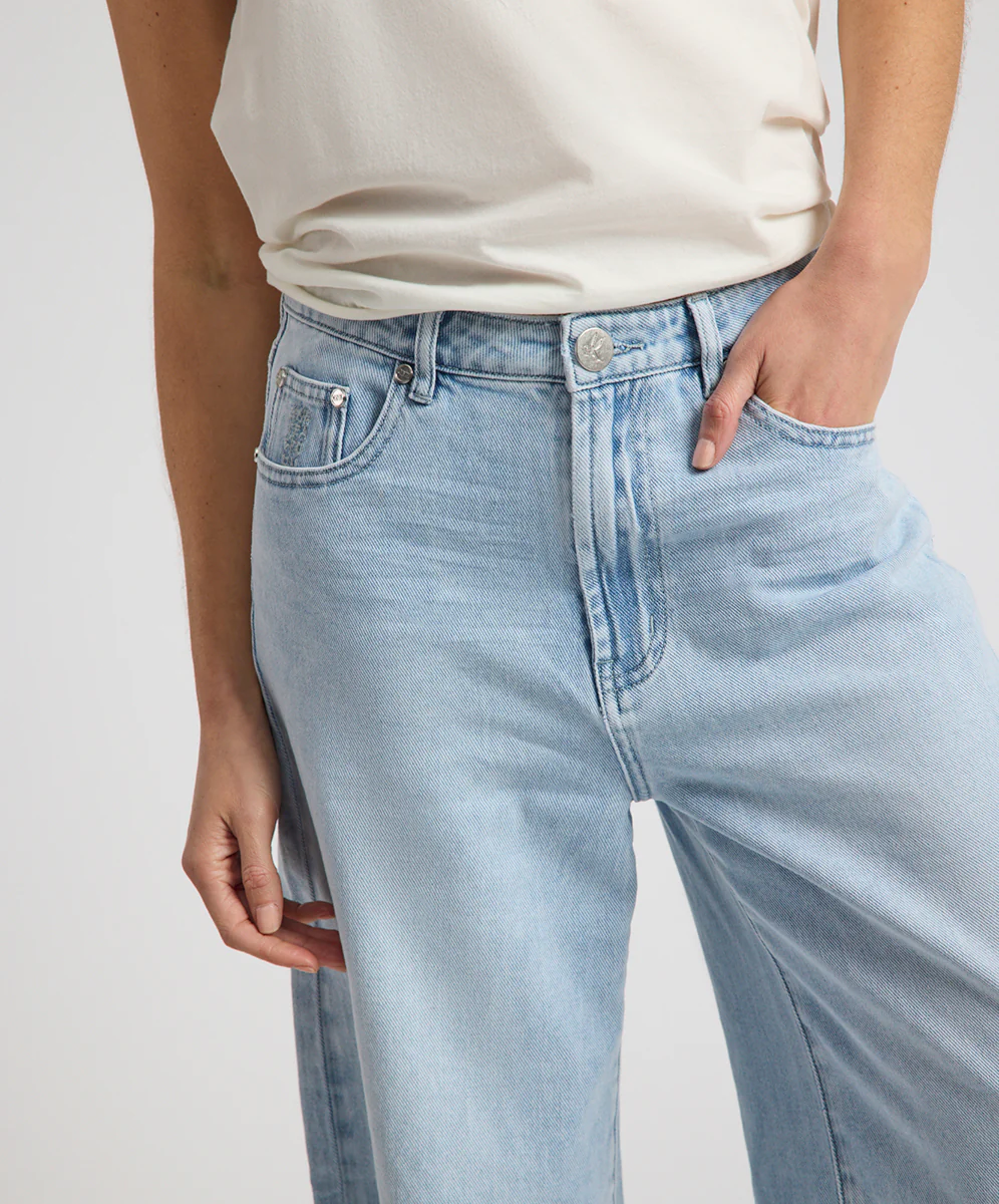 720'S Mid Waist Super Long Length Boyfriend Denim Jorts - Blue Latte - Image 7