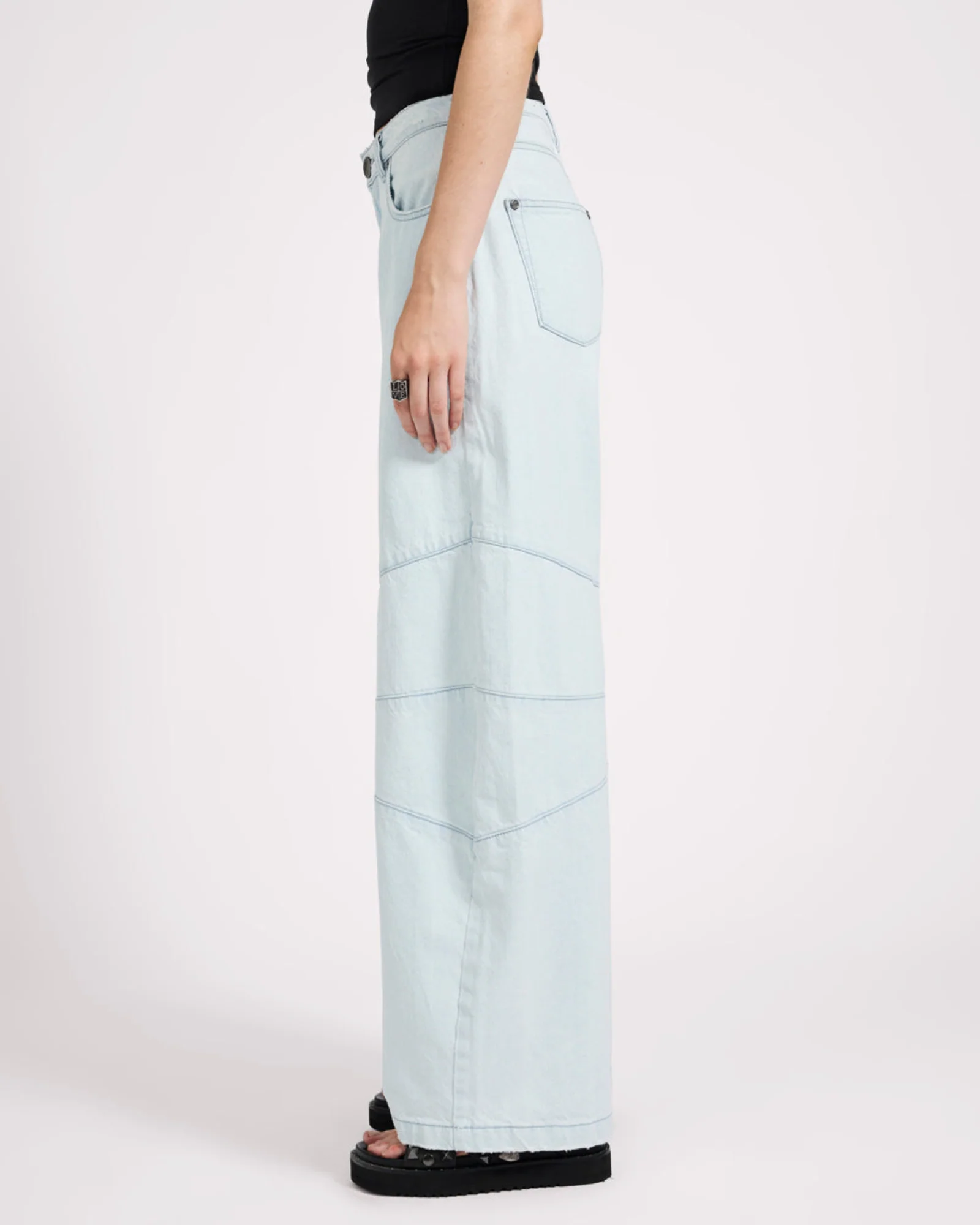 Barrel Mid Waist Wide Leg Denim Jeans - Xanthe Light Blue - Image 5