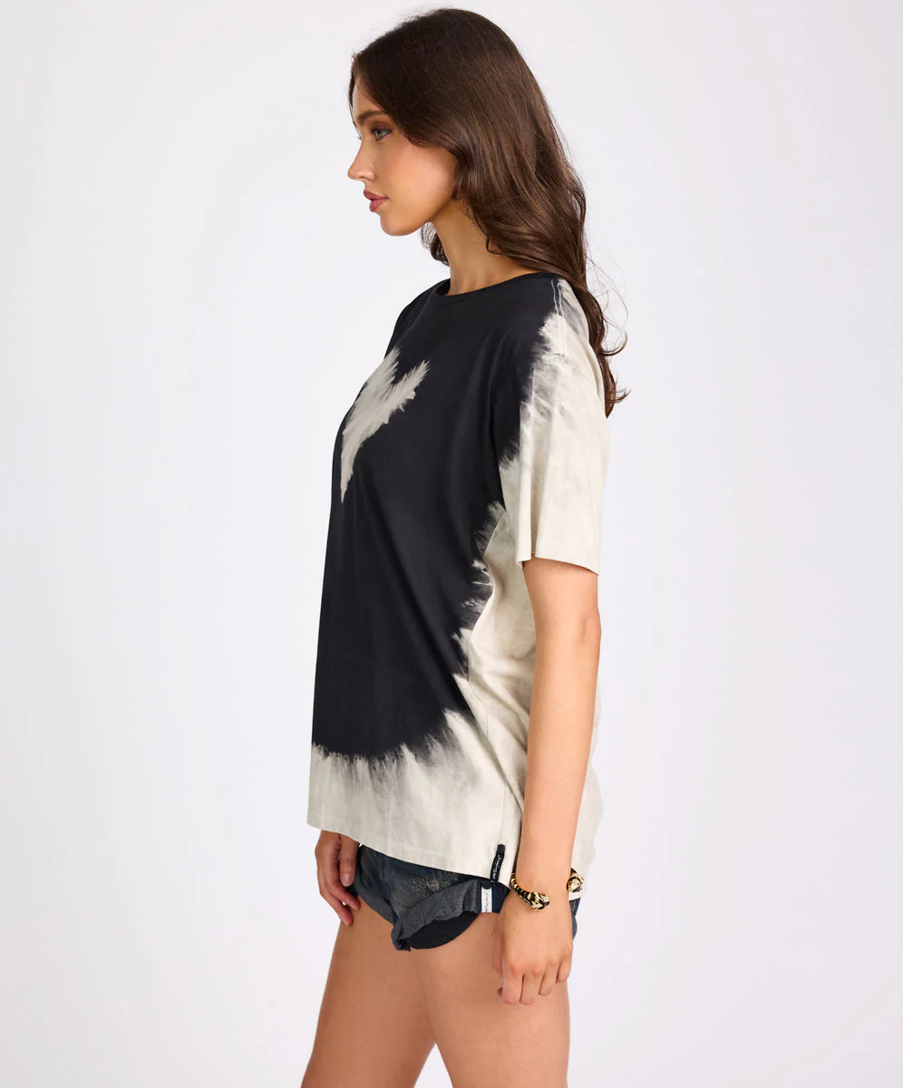 Beaming Heart Boyfriend Tee - White and Black - Image 4