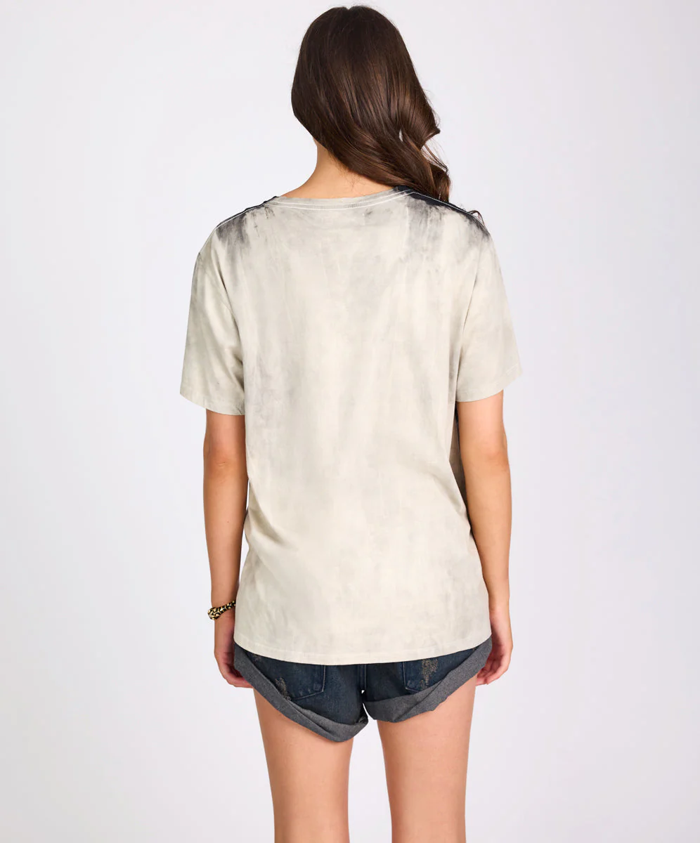 Beaming Heart Boyfriend Tee - White and Black - Image 5