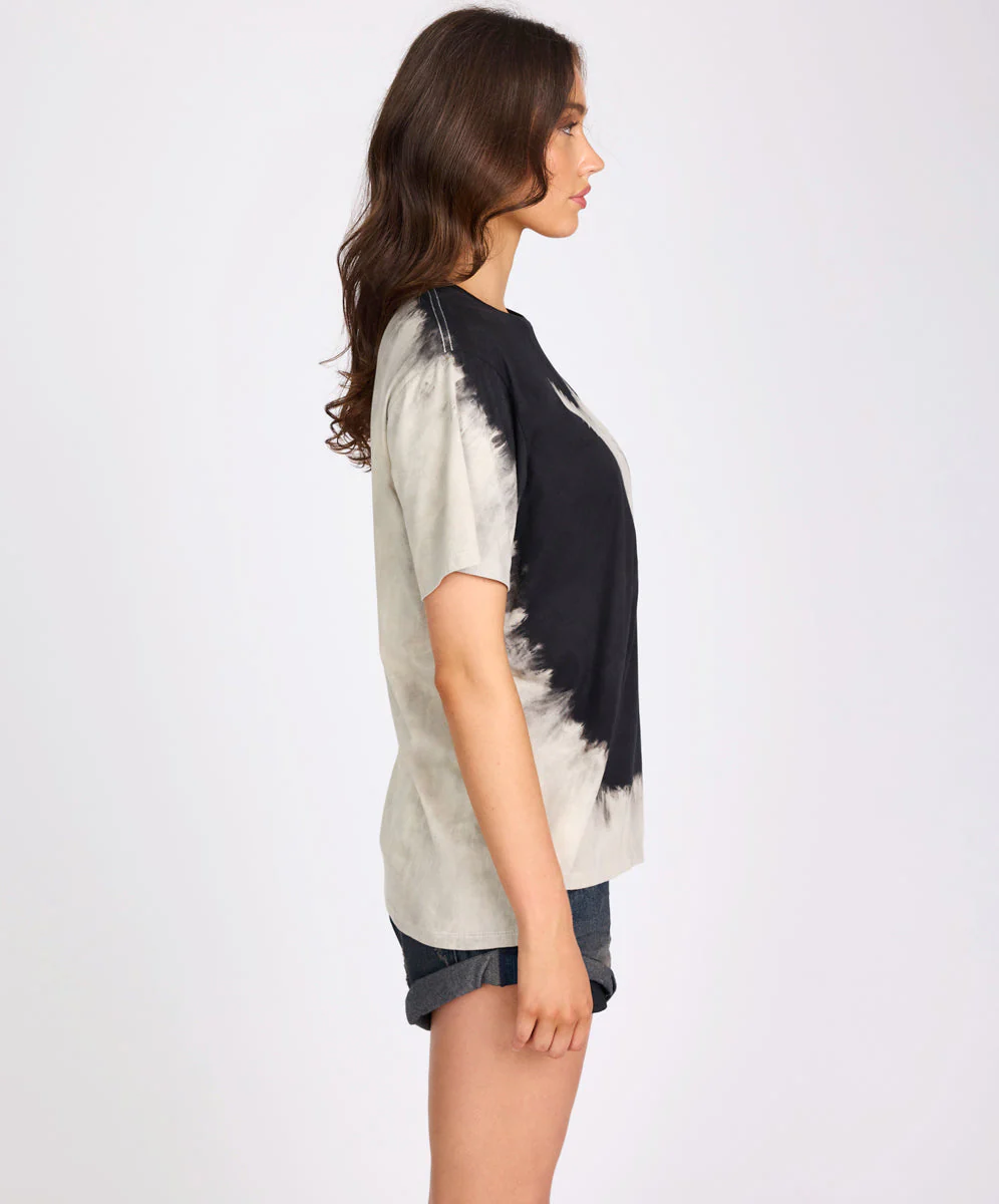 Beaming Heart Boyfriend Tee - White and Black - Image 6