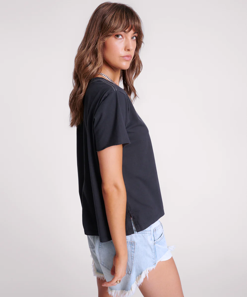 BLACK GRAFFITI BIRD SPLIT HEM TEE - Image 5