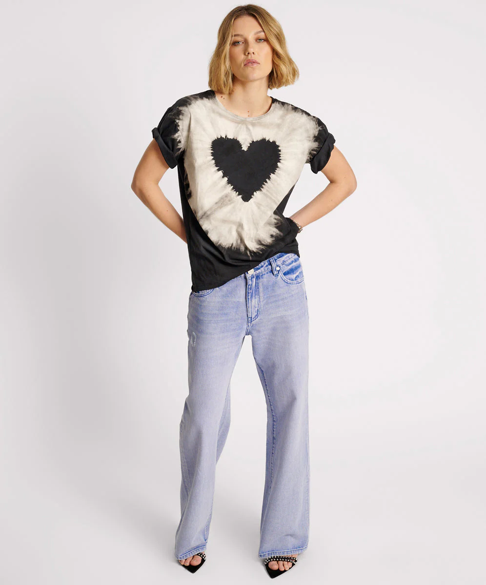 Heart Tie Dye Unisex Tee - Black - Image 2