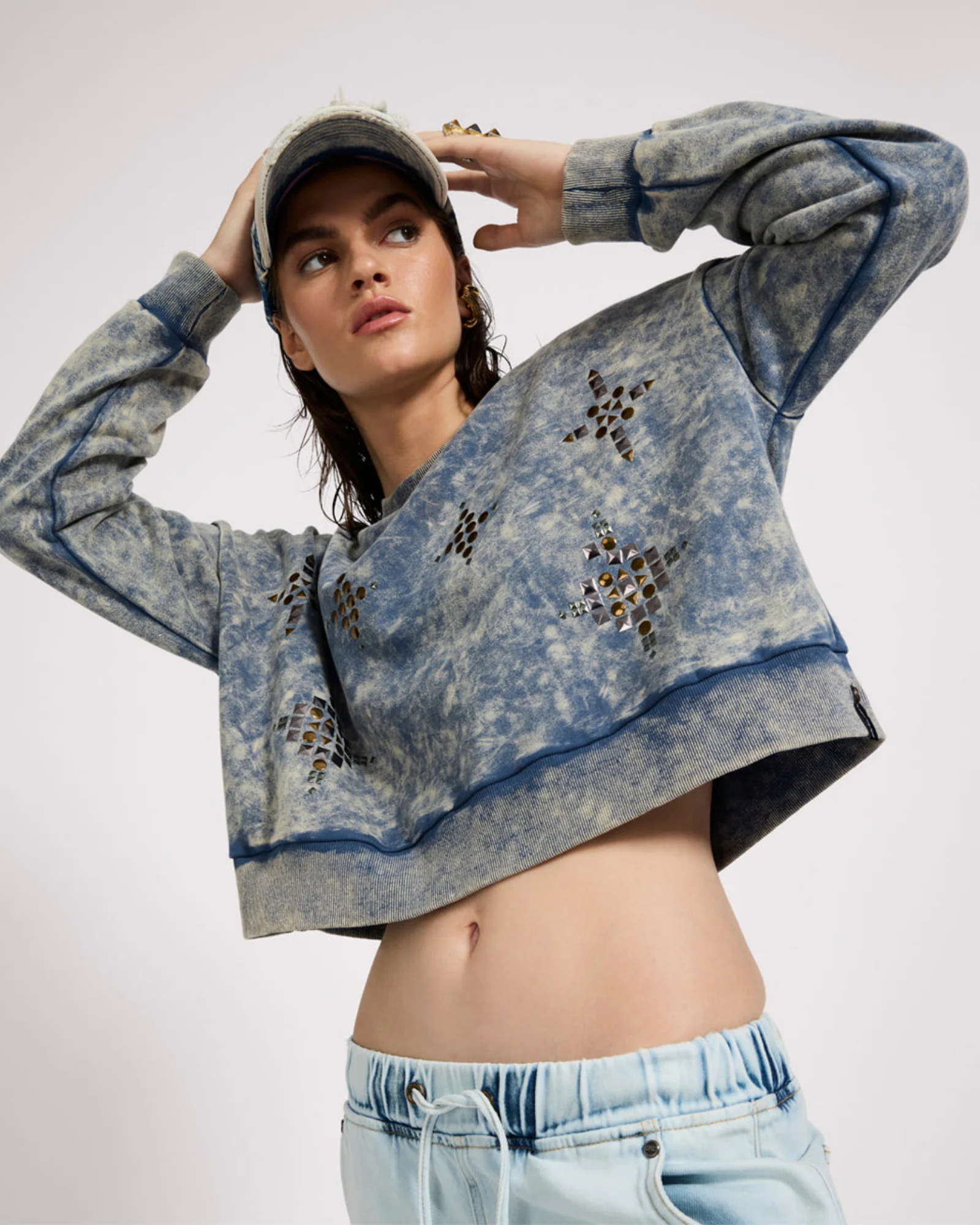 Fleece Cropped Star Studded Sweater - Acid Wash Blue - Image 9