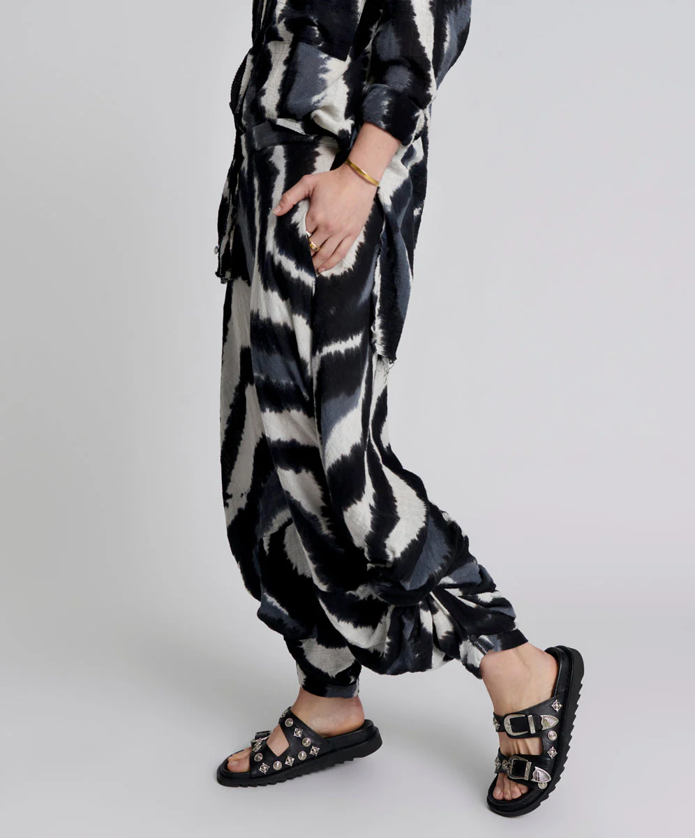 HAND PAINTED ECLIPSE GYPSY HAREM PANTS - Image 4