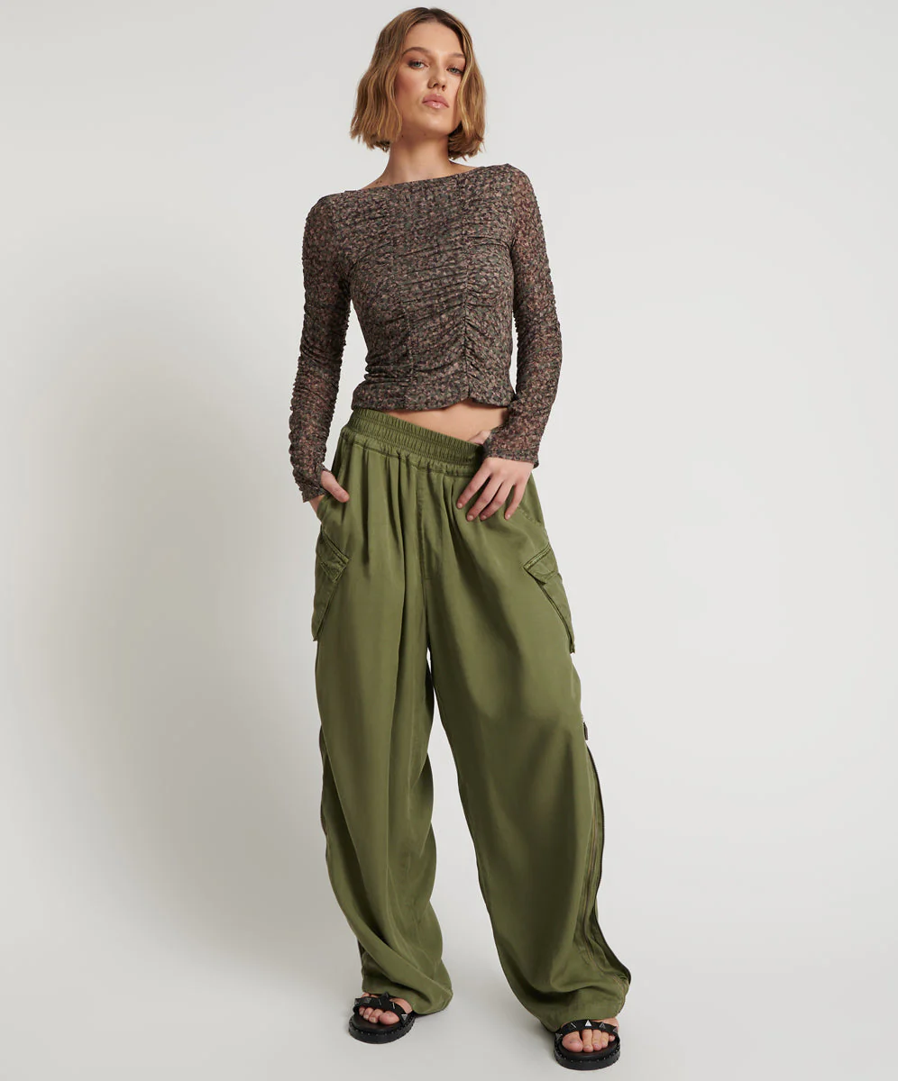 KHAKI TENCEL PARACHUTE PANTS
