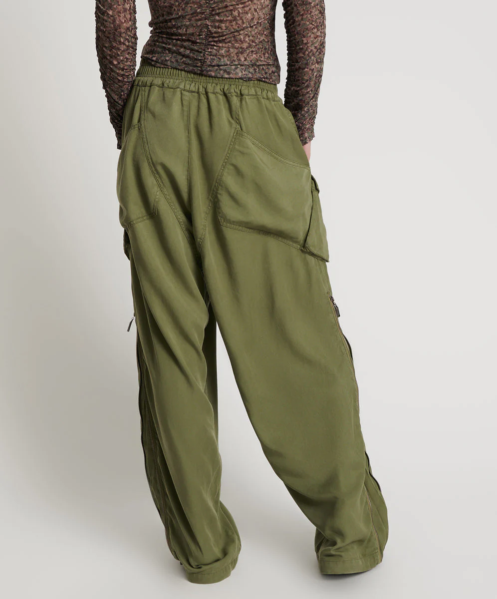 KHAKI TENCEL PARACHUTE PANTS - Image 5