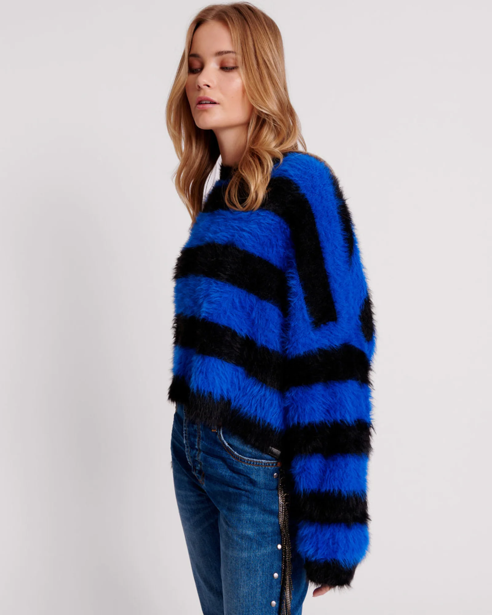 KRUGER STRIPE FLUFFY CROP KNIT SWEATER - Image 3