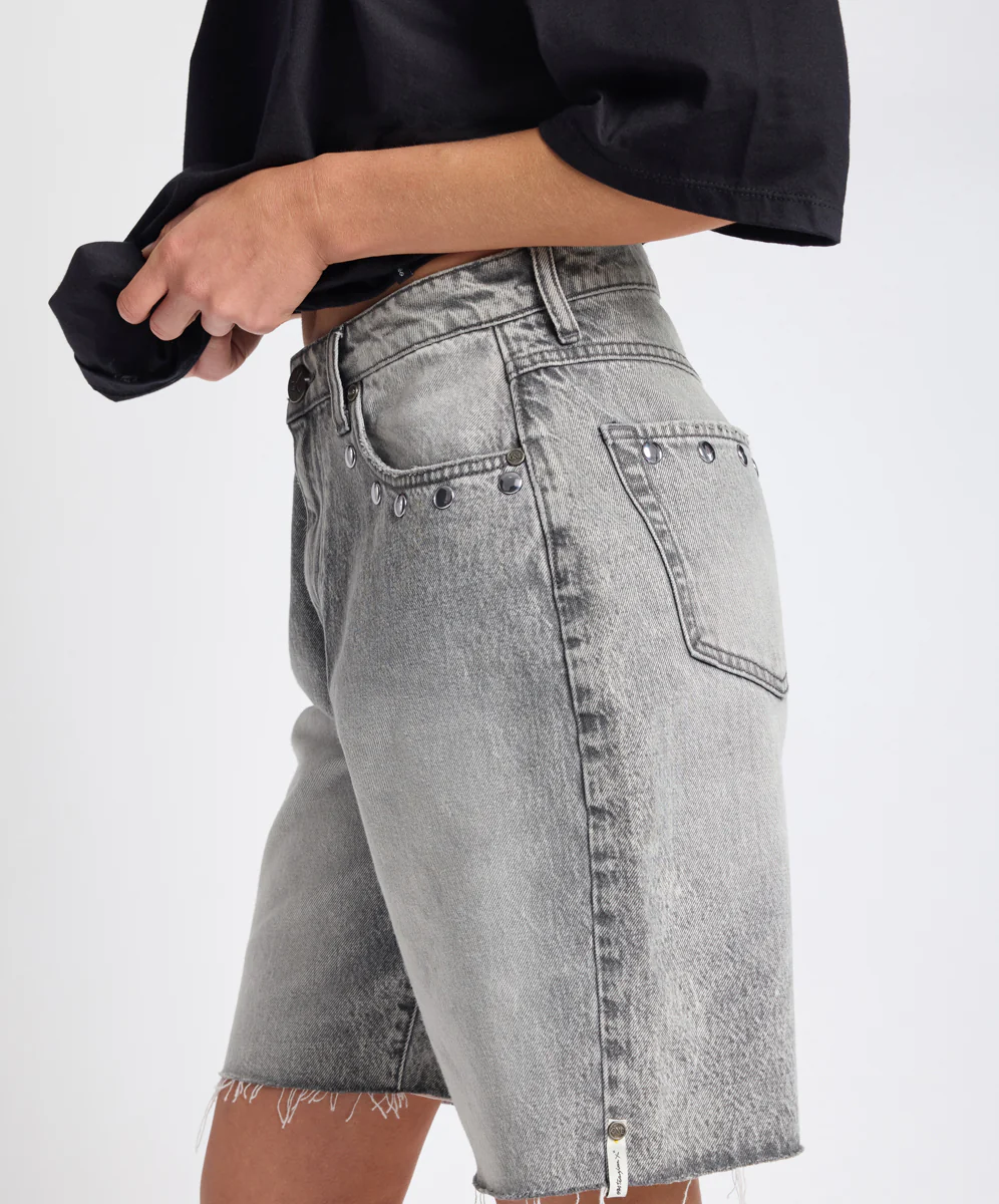 Le Cats Mid Waist Wide Leg Boyfriend Studded Denim Shorts - Soft Grey - Image 4