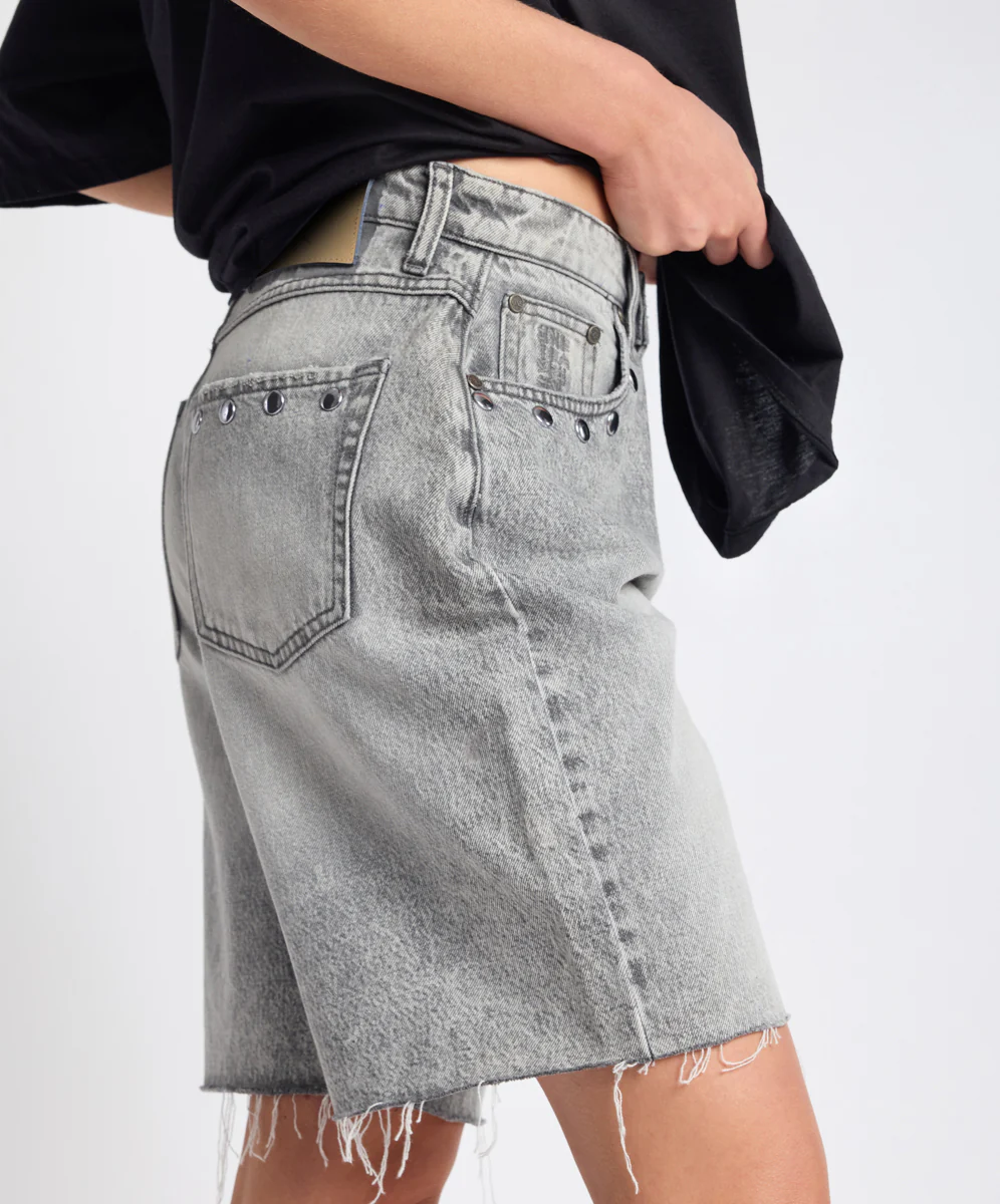 Le Cats Mid Waist Wide Leg Boyfriend Studded Denim Shorts - Soft Grey - Image 6