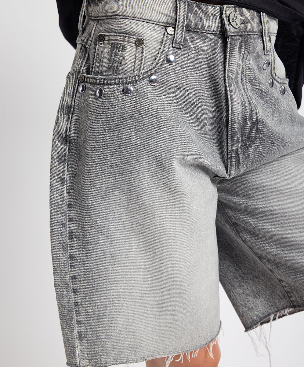 Le Cats Mid Waist Wide Leg Boyfriend Studded Denim Shorts - Soft Grey - Image 7