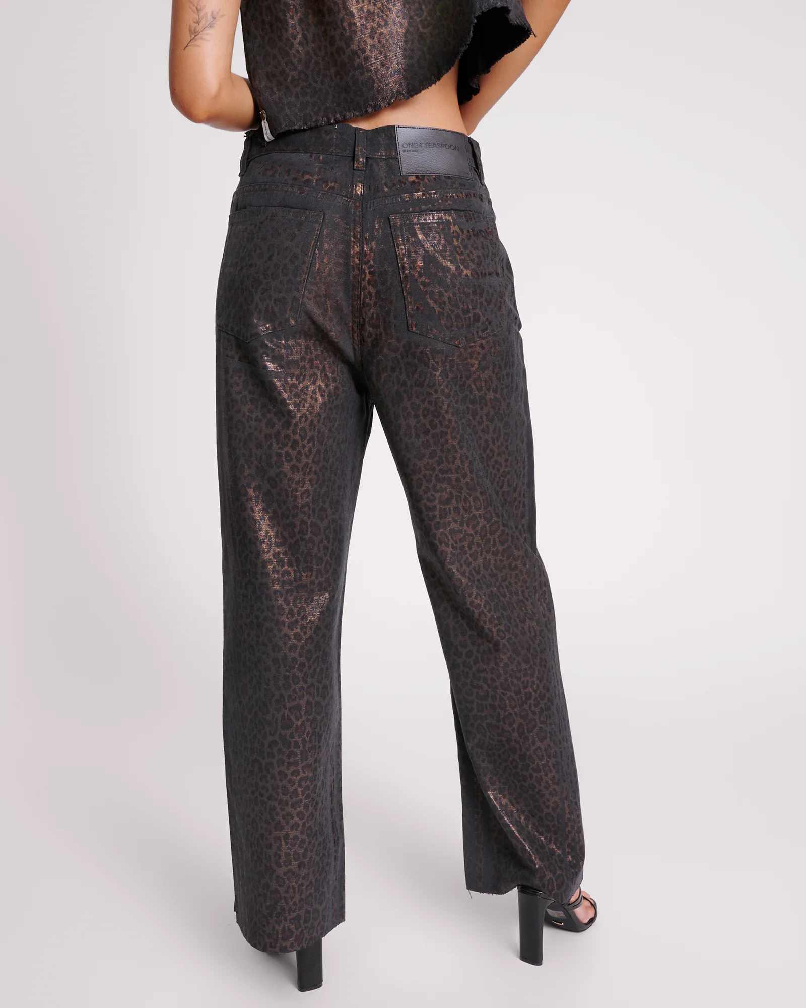 Billie Low Slung Straight Leg Mid Waist Denim Jeans - Night Animal - Image 4