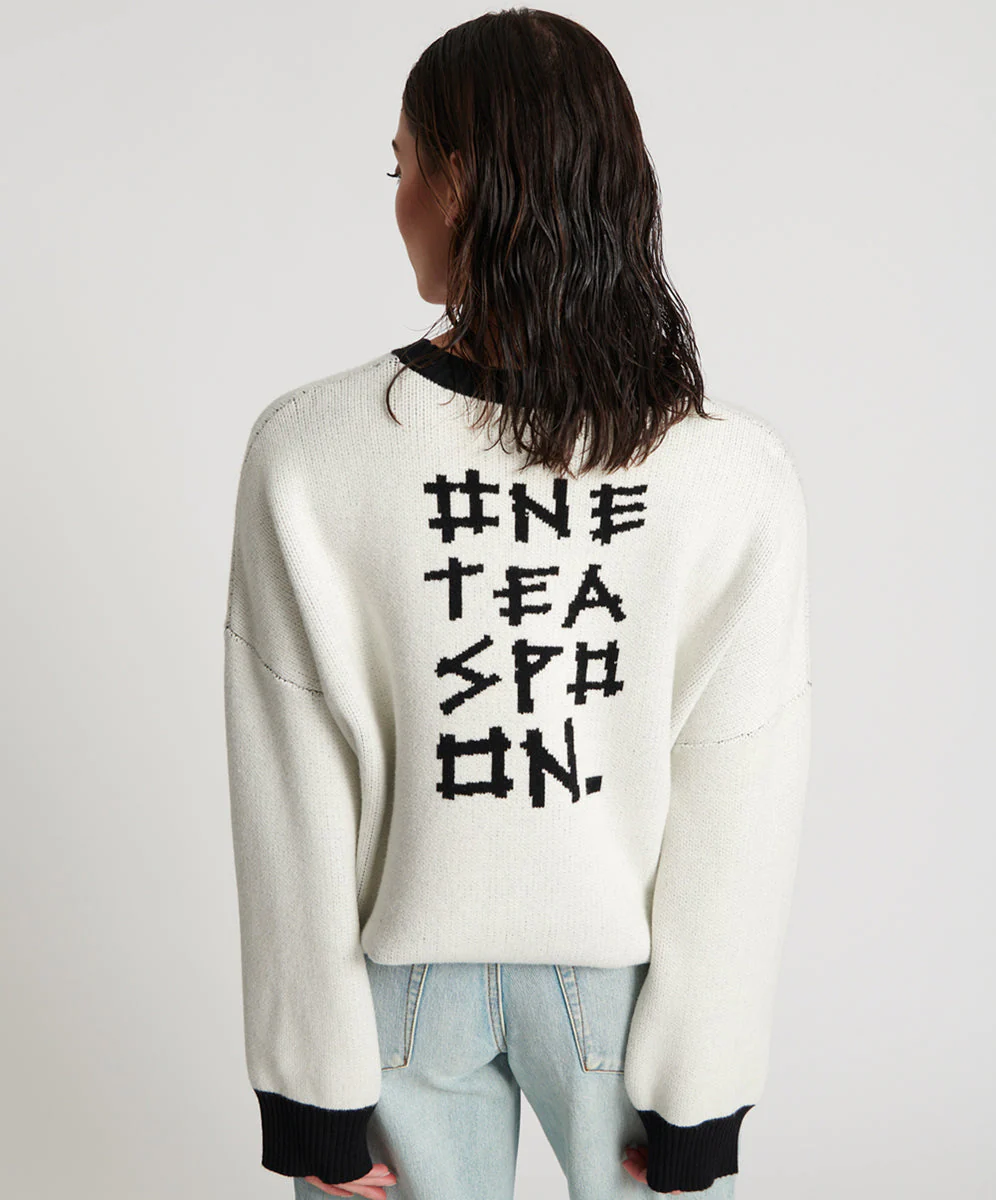 Nuit Noire Batwing Sweater - Cream - Image 3