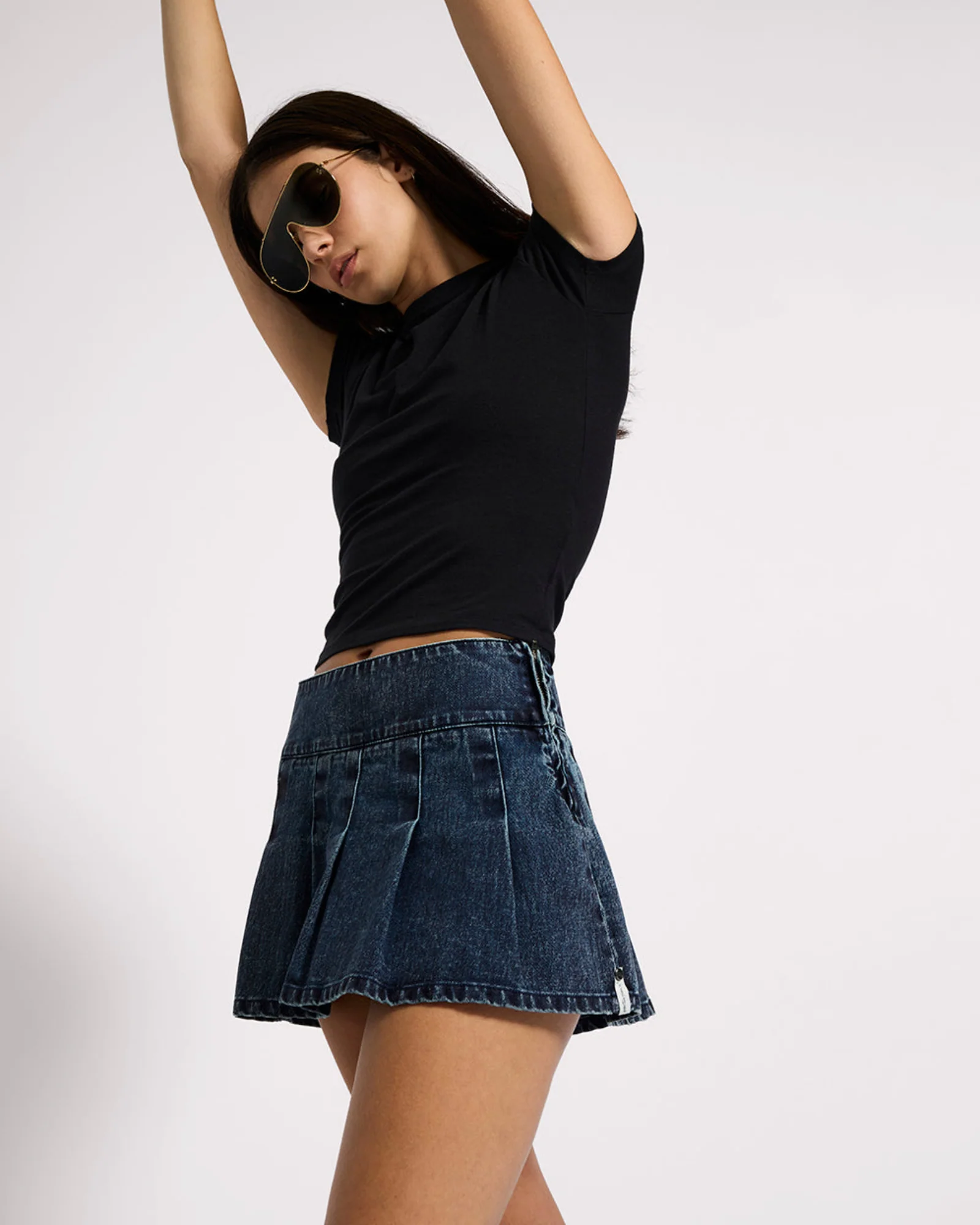 Pleated Low Waist Micro Mini Denim Skirt - Image 10