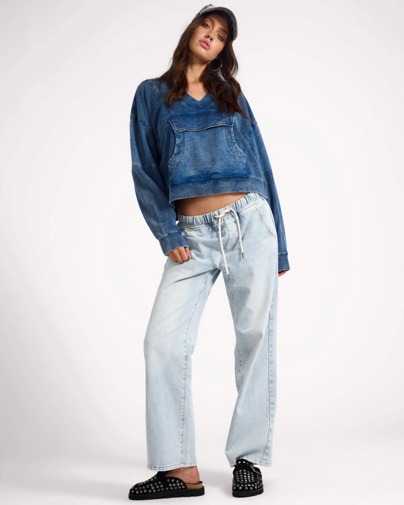 Retro Fade Panelled V Sweater - Washed Blue - Image 2