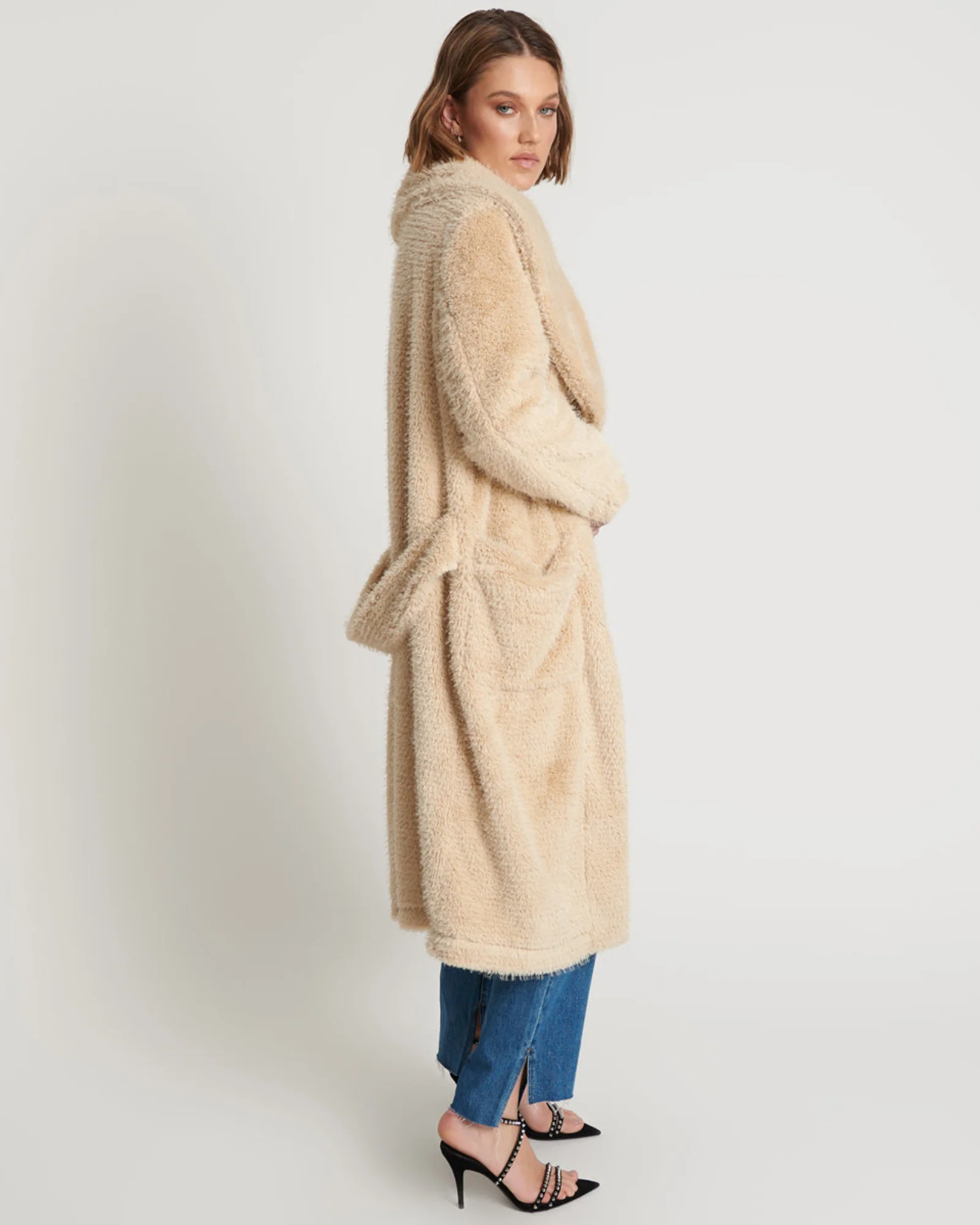 The Wonderland Faux Fur Coat - Cream - Image 4