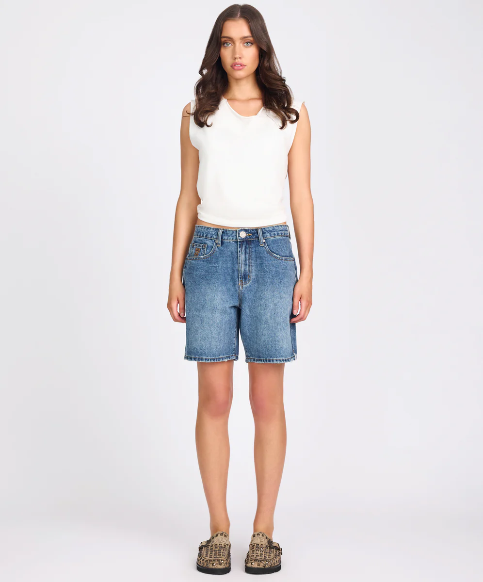 Jacksons Mid Waist Wide Leg Denim Shorts - Westland Blue - Image 2