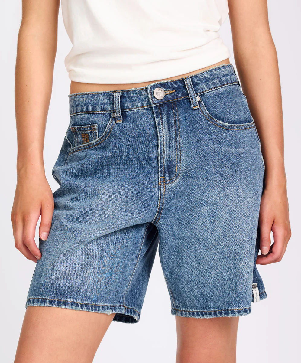 Jacksons Mid Waist Wide Leg Denim Shorts - Westland Blue - Image 3
